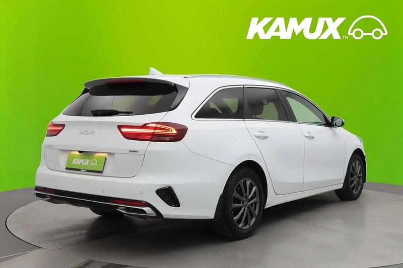 Käytetty Kia Ceed Sportswagon Premium 105 HP (77 kW) 2022 Valkoinen Farmari