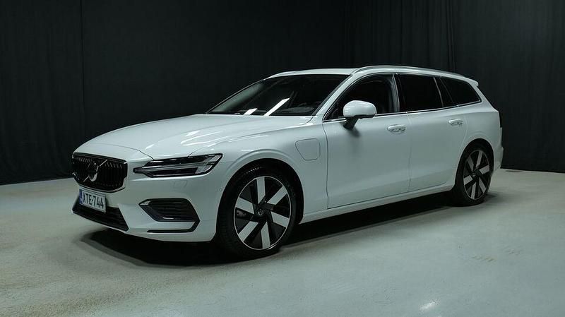 Käytetty 2025 Volvo V60 Ultra Farmari | 55 900 € - Kuva 1/3