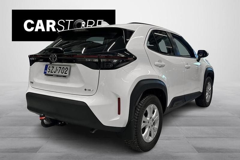 Käytetty Toyota Yaris Cross Active 116 HP (85 kW) 2025 Katumaasturi