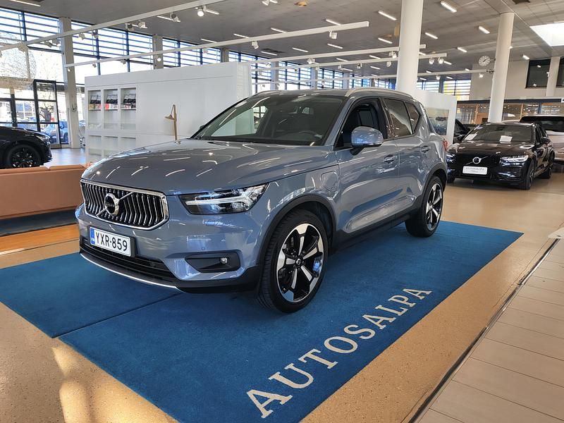 Käytetty 2021 Volvo XC40 Inscription Katumaasturi | 31 900 € - Kuva 1/4