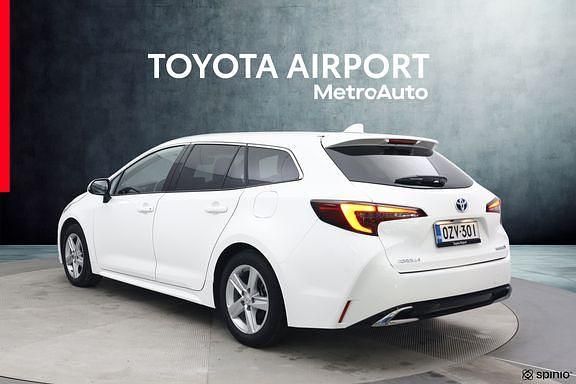 Käytetty Toyota Corolla Edition 140 HP (102 kW) 2023 Valkoinen Farmari