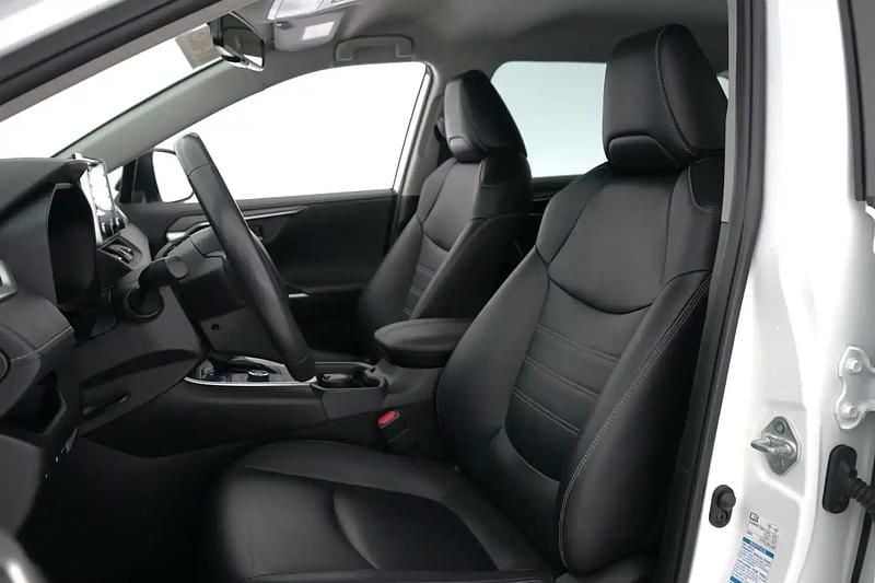 Käytetty Toyota RAV4 Hybrid Executive 222 HP (163 kW) 2020 Valkoinen Katumaasturi