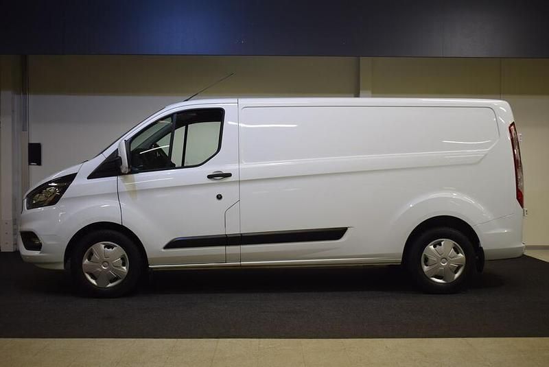 Käytetty Ford Transit Custom Trend 105 HP (77 kW) 2022 Van