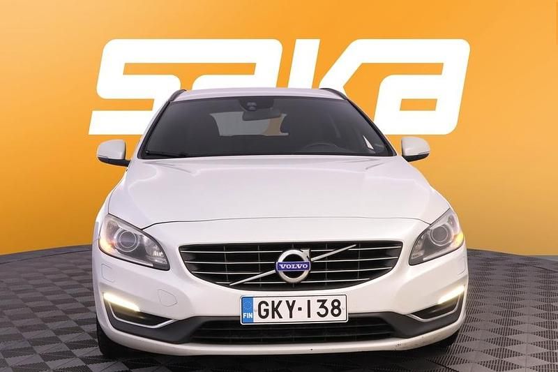 Käytetty Volvo V60 Business Edition 136 HP (100 kW) 2013 Farmari