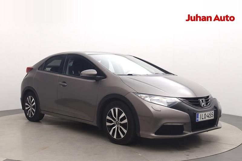 Ruskea Käytetty 2014 Honda Civic Comfort Viistoperä | 10 490 € (Perustarjous) - Kuva 1/4