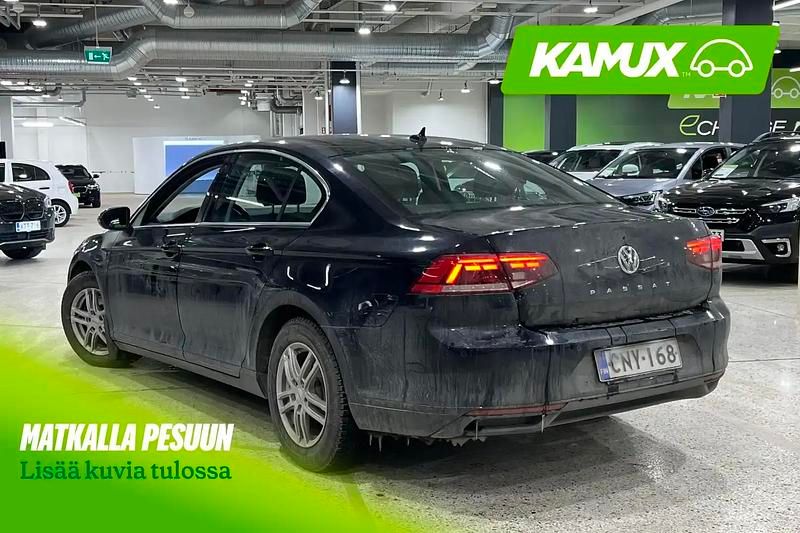 Käytetty VW Passat Style 150 HP (110 kW) 2020 Musta Sedan