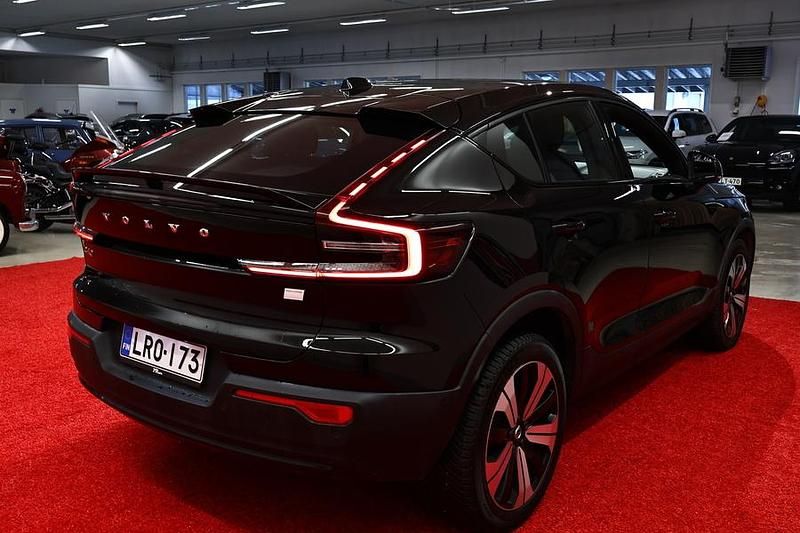 Käytetty Volvo C40 Ultimate 169 kW (231 HP) 2023 Musta Katumaasturi