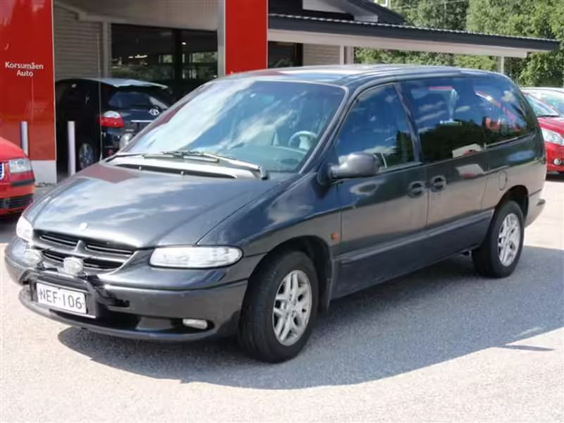 Musta Käytetty 2000 Chrysler Grand Voyager Tila-auto | 3 900 € - Kuva 1/4