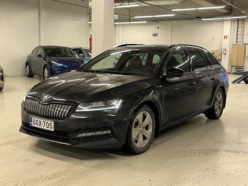 Käytetty 2022 Skoda Superb SportLine Farmari | 32 400 € (Kallis) - Kuva 1/4