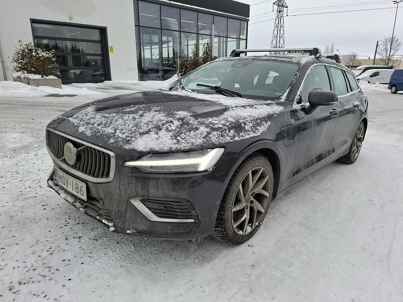Käytetty Volvo V60 Plus 350 HP (257 kW) 2023 Harmaa Farmari
