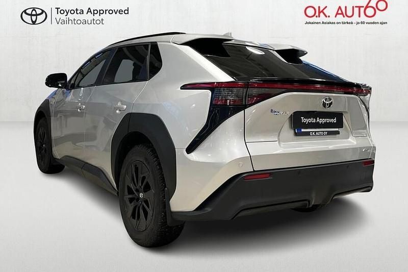 Käytetty Toyota bZ4X Edition 50 kW (69 HP) 2024 Hopea Katumaasturi