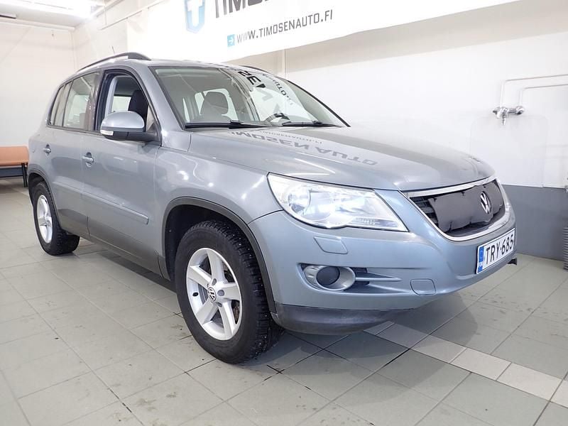 Käytetty VW Tiguan Sport 190 HP (139 kW) 2008 Harmaa Katumaasturi