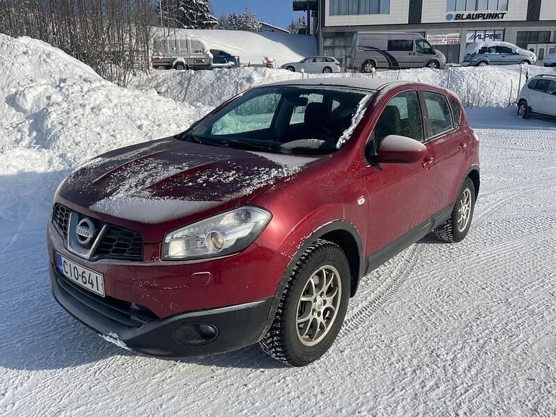 Käytetty Nissan Qashqai Acenta 117 HP (86 kW) 2012 Katumaasturi