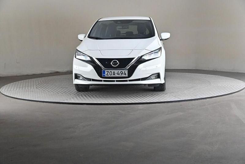 Käytetty Nissan Leaf N-Connecta 110 kW (150 HP) 2022 Viistoperä