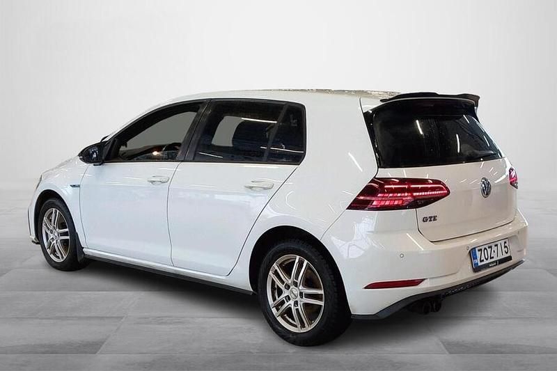Käytetty VW Golf VII GTE 204 HP (150 kW) 2020 Valkoinen Viistoperä