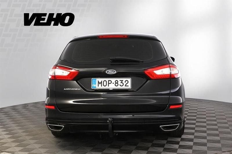 Käytetty Ford Mondeo Business Edition 180 HP (132 kW) 2016 Musta Farmari