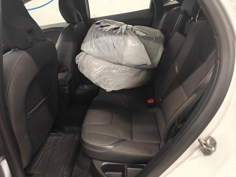 Käytetty Volvo V40 CC Momentum 150 HP (110 kW) 2015 Farmari