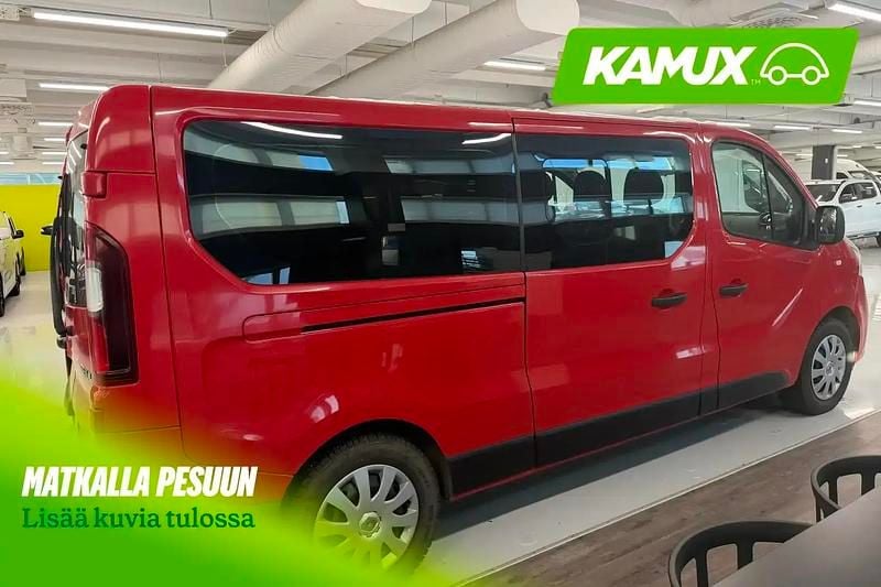 Käytetty Renault Trafic 140 HP (102 kW) 2015 Volcano red Tila-auto