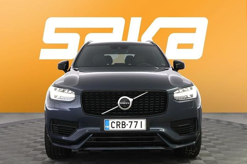 Käytetty Volvo XC90 R-Design 456 HP (335 kW) 2022 Katumaasturi