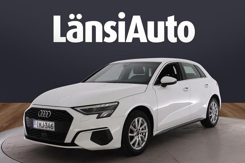 Käytetty Audi A3 Sportback Business 110 HP (80 kW) 2022 Valkoinen Viistoperä