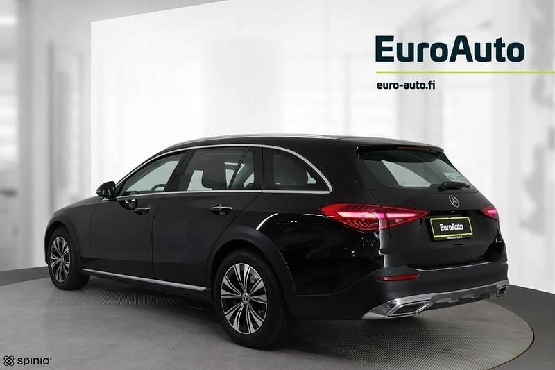 Käytetty Mercedes C220 200 HP (147 kW) 2023 Musta Farmari