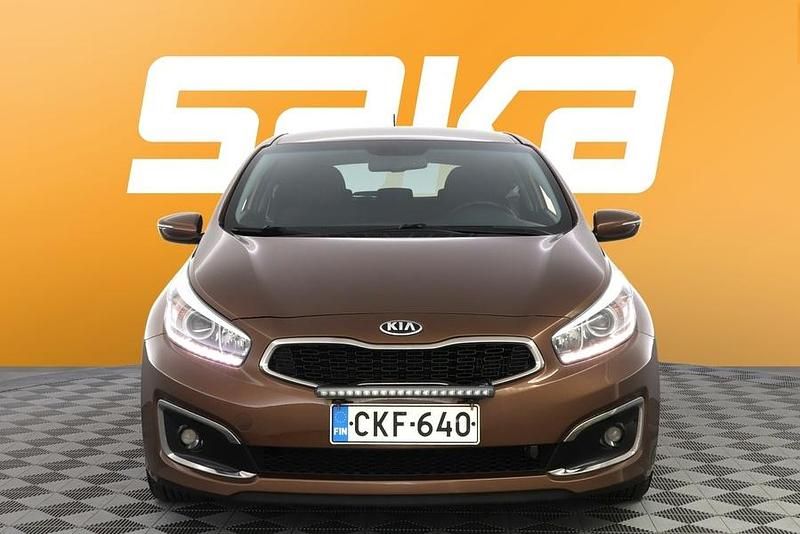 Käytetty Kia ProCeed EX 120 HP (88 kW) 2016 Viistoperä