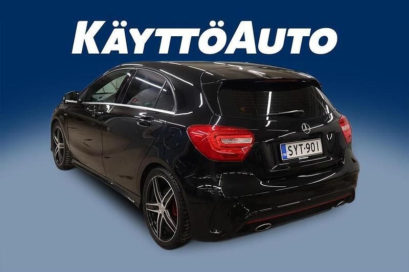 Käytetty Mercedes A250 Sport 211 HP (155 kW) 2015 Musta Viistoperä