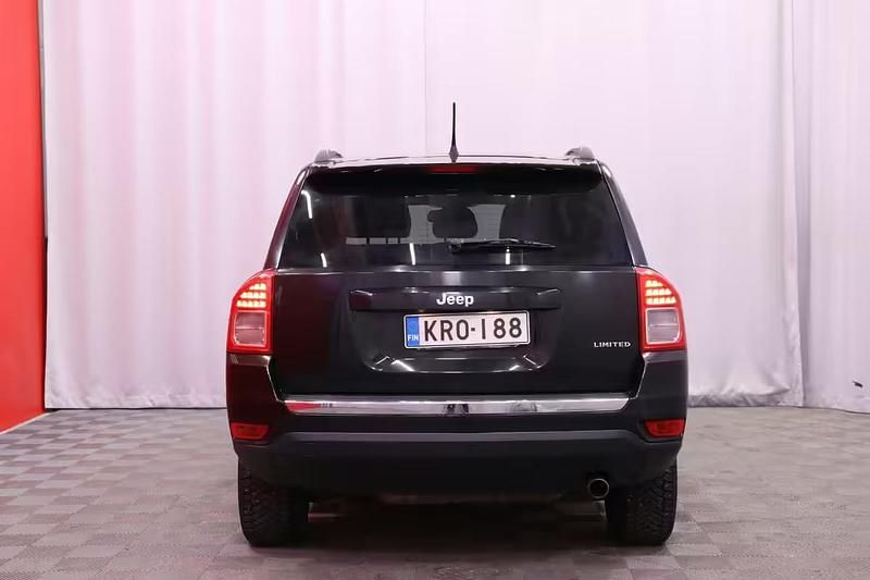 Käytetty Jeep Compass Limited 170 HP (125 kW) 2012 Katumaasturi