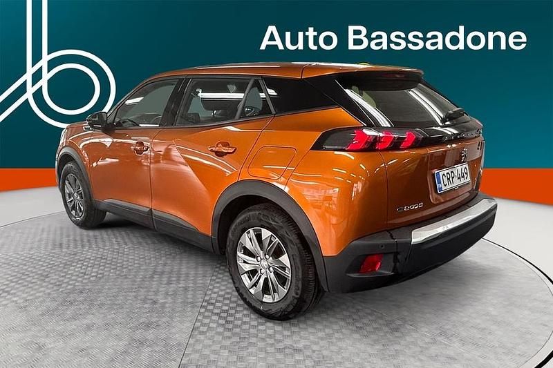 Käytetty Peugeot e-2008 Active 100 kW (136 HP) 2023 Katumaasturi