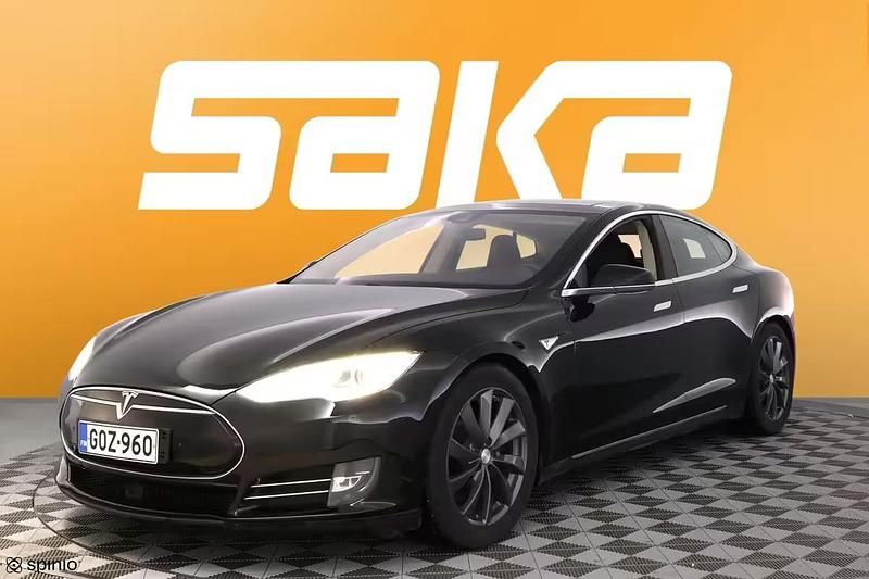 Käytetty Tesla Model S 241 kW (328 HP) 2016 Viistoperä