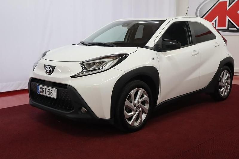 Käytetty 2023 Toyota Aygo X Multidrive S Katumaasturi | 15 490 € (Perustarjous) - Kuva 1/4