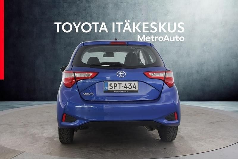 Käytetty Toyota Yaris Life 72 HP (52 kW) 2020 Sininen Viistoperä