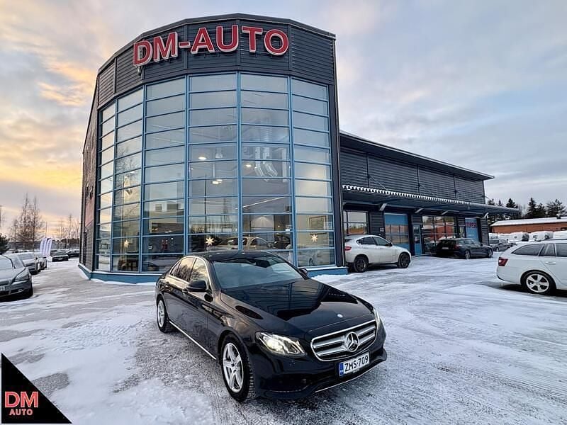 Musta Käytetty 2017 Mercedes E220 Avantgarde Sedan | 17 850 € (Hyvä tarjous) - Kuva 1/4