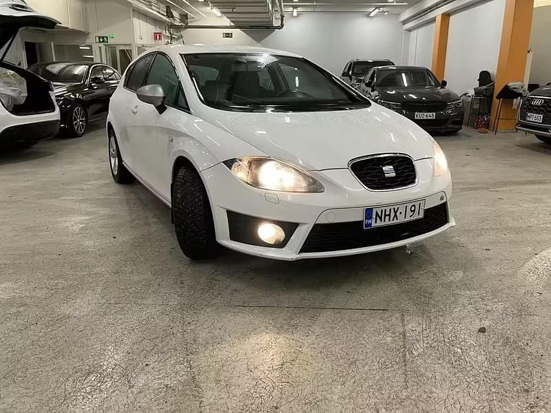 Käytetty 2011 Seat Leon FR Viistoperä | 6 490 € - Kuva 1/4