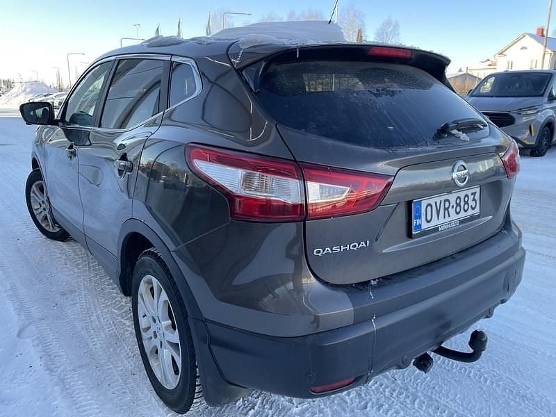 Käytetty Nissan Qashqai 360º 116 HP (85 kW) 2017 Ruskea Katumaasturi