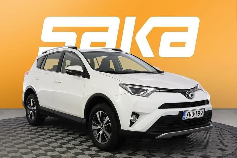 Käytetty Toyota RAV4 Active 143 HP (105 kW) 2016 Katumaasturi