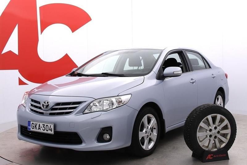 Käytetty Toyota Corolla Plus 132 HP (97 kW) 2011 Sininen Sedan