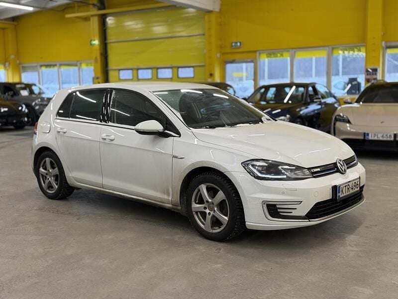 Käytetty VW e-Golf 100 kW (136 HP) 2018 Viistoperä