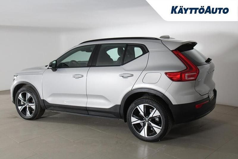 Käytetty Volvo XC40 Plus 169 kW (231 HP) 2023 Silver dawn met Katumaasturi