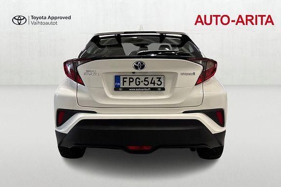Käytetty Toyota C-HR Active 121 HP (88 kW) 2022 Valkoinen Katumaasturi