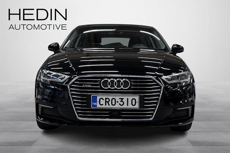 Käytetty Audi A3 Sportback e-tron 150 HP (110 kW) 2020 Musta Viistoperä