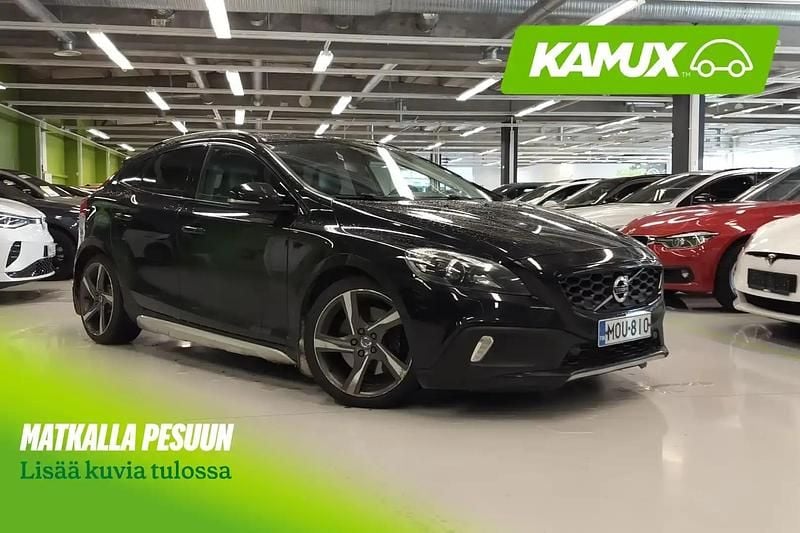 Käytetty Volvo V40 CC Summum 254 HP (186 kW) 2014 Musta Farmari