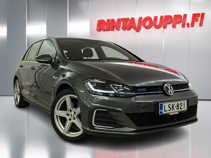 Käytetty VW Golf VII GTE 204 HP (150 kW) 2020 Viistoperä