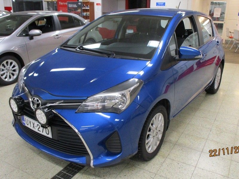 Sininen Käytetty 2014 Toyota Yaris Multidrive S Viistoperä | 10 990 € (Perustarjous) - Kuva 1/4