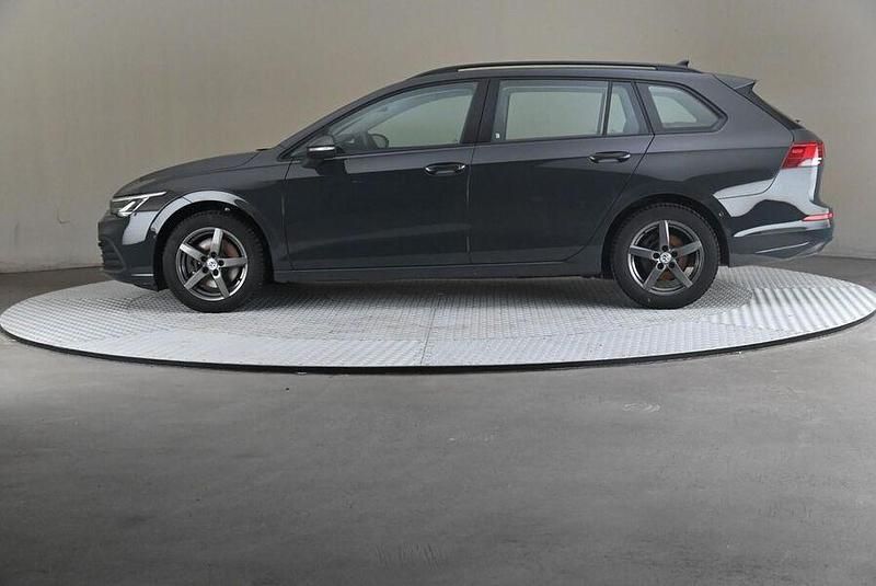 Käytetty VW Golf VIII Comfortline 116 HP (85 kW) 2023 Farmari