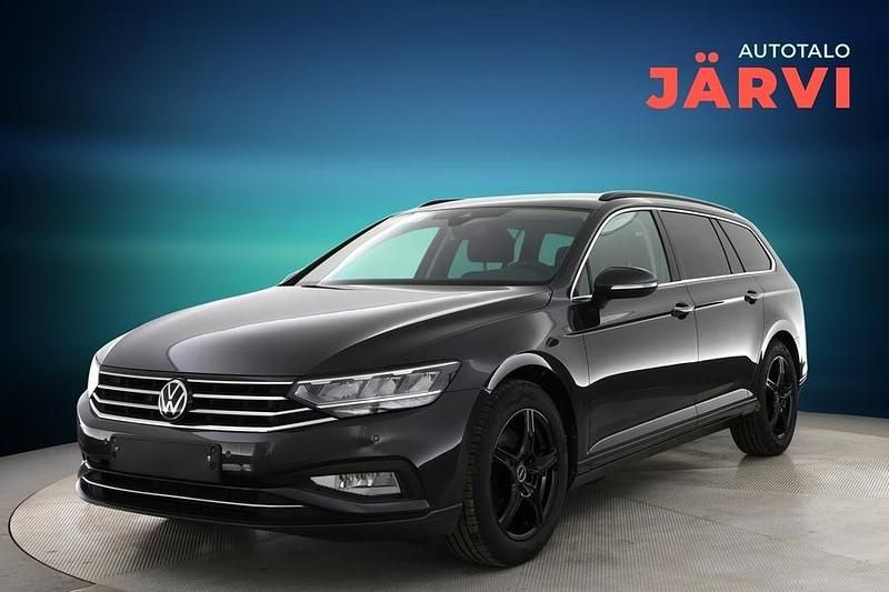 Harmaa Käytetty 2021 VW Passat Style Farmari | 24 900 € (Perustarjous) - Kuva 1/3