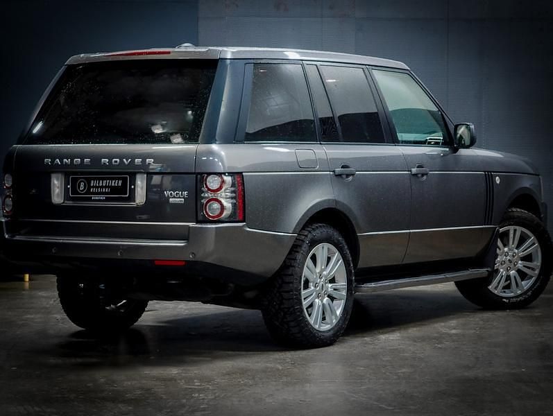 Käytetty Land Rover Range Rover Vogue 272 HP (200 kW) 2010 Katumaasturi