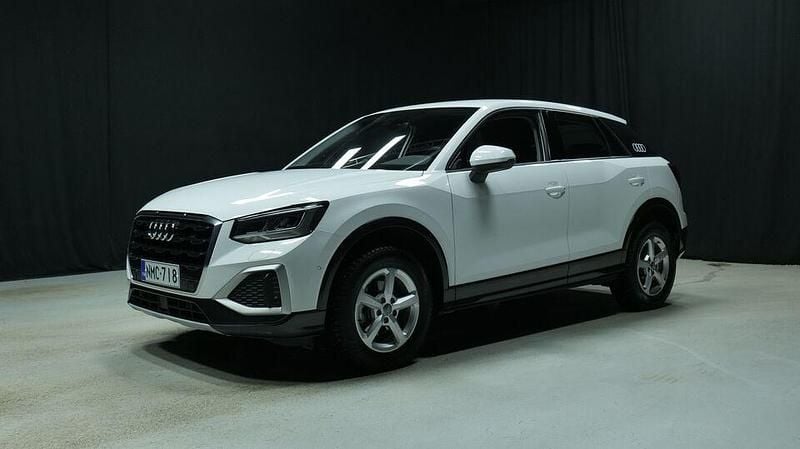 Käytetty Audi Q2 Advanced Plus 150 HP (110 kW) 2021 Valkoinen Katumaasturi