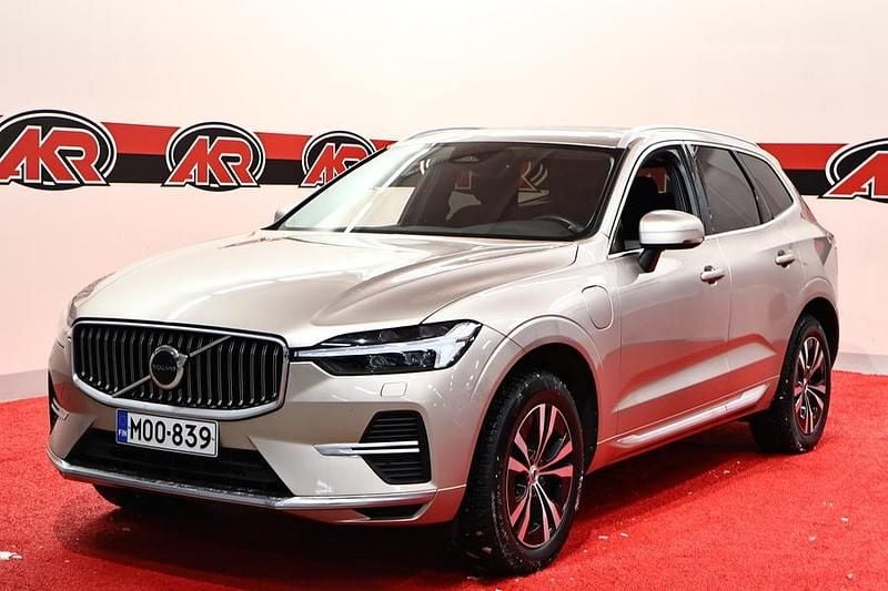 Käytetty Volvo XC60 Core 350 HP (257 kW) 2023 Ruskea Katumaasturi