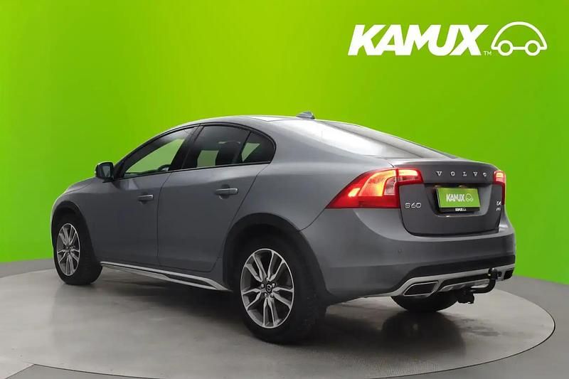 Käytetty Volvo S60 CC Summum 258 HP (189 kW) 2015 Hopea / harmaa Sedan